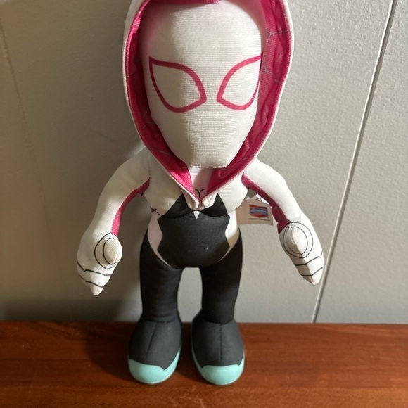 BLEACHER CREATURE MARVEL GHOST SPIDER GWEN PLUSH 11” - Picture 4 of 10